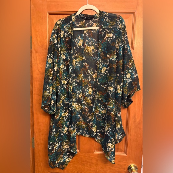 Paradigma Gwenifer Kimono - Picture 2 of 3